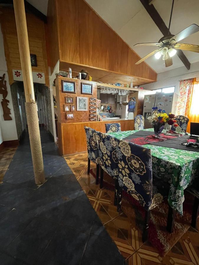 Pua vaenga Hostel Hanga Roa Bagian luar foto