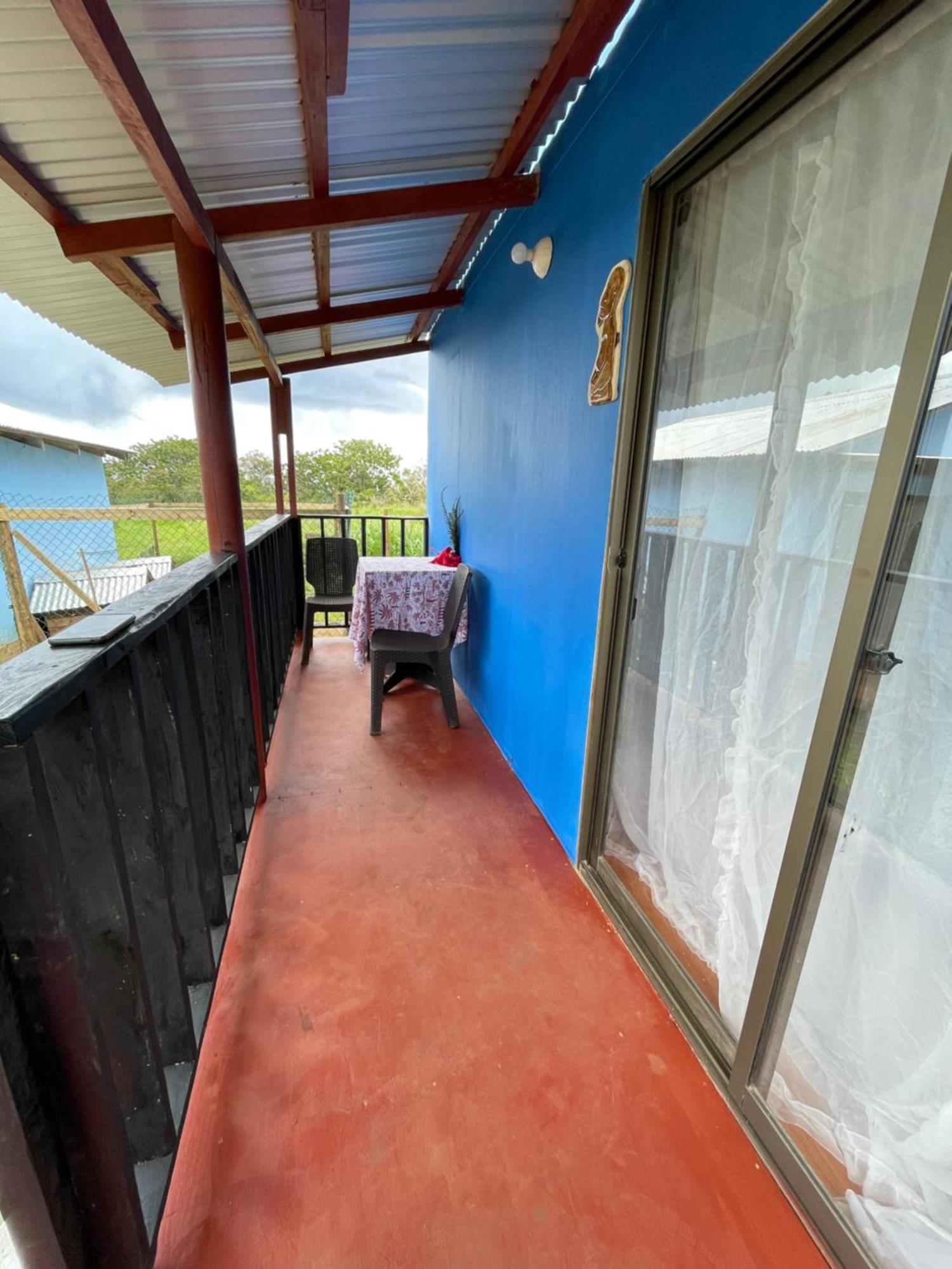 Pua vaenga Hostel Hanga Roa Bagian luar foto