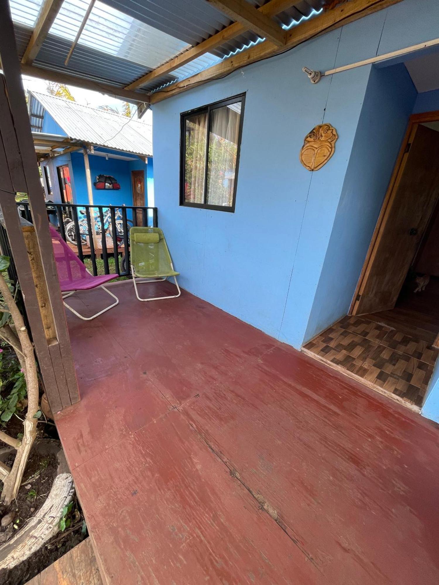 Pua vaenga Hostel Hanga Roa Bagian luar foto