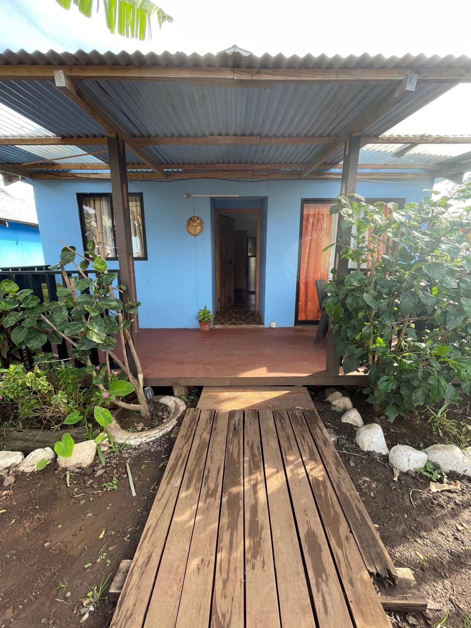 Pua vaenga Hostel Hanga Roa Bagian luar foto