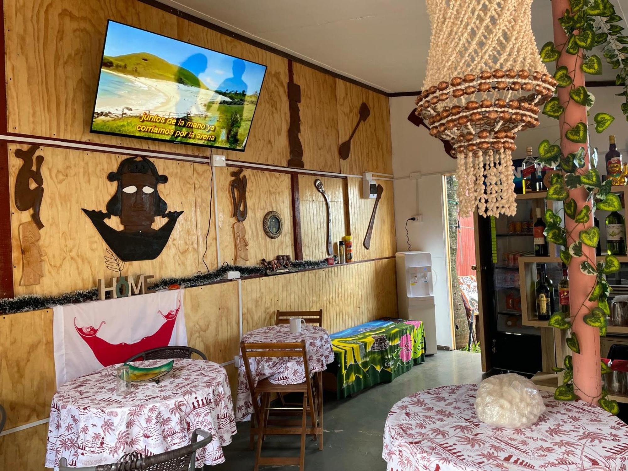 Pua vaenga Hostel Hanga Roa Bagian luar foto