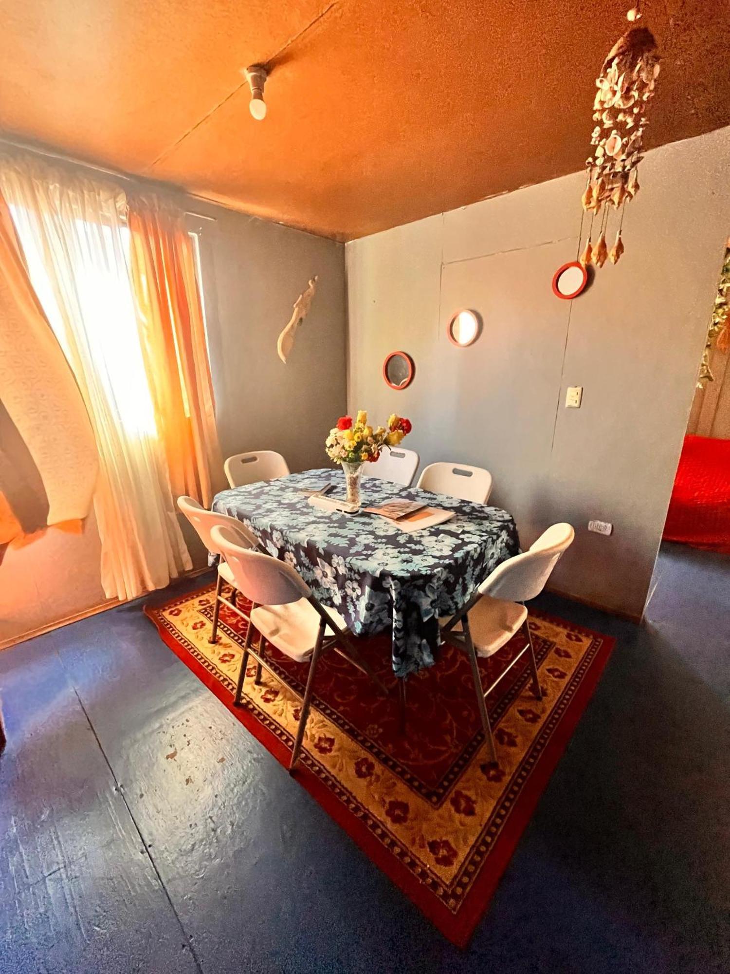 Pua vaenga Hostel Hanga Roa Bagian luar foto