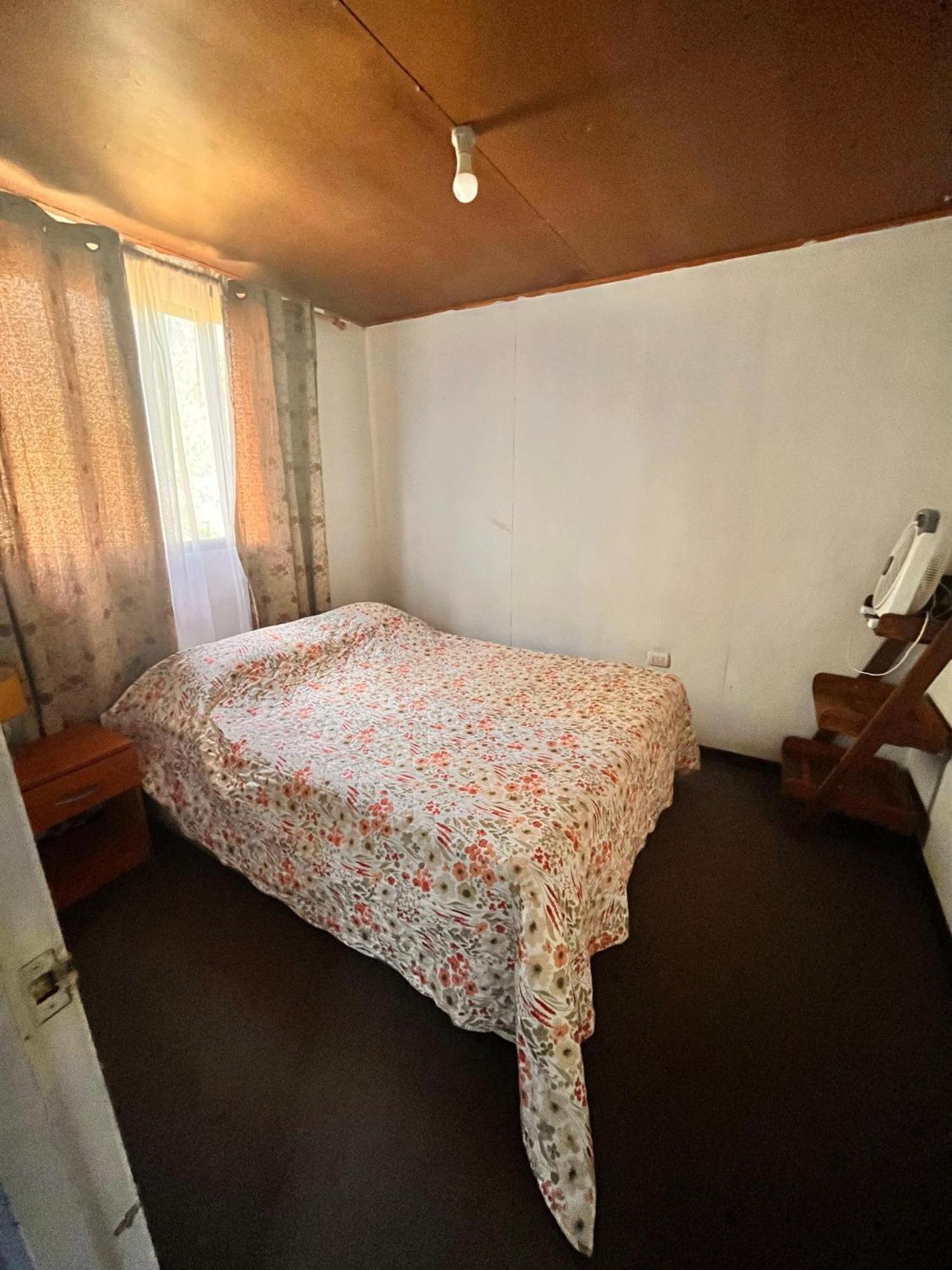 Pua vaenga Hostel Hanga Roa Bagian luar foto